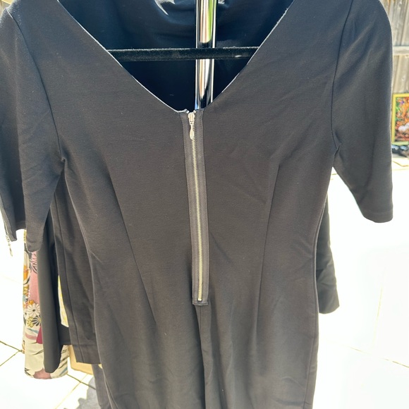 Banana republic dress size 4 NWT black with zipper detail - Picture 6 of 6